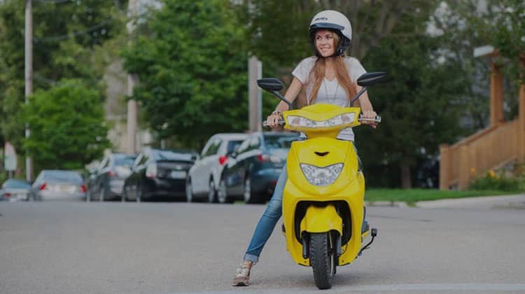 To obtain a moped license in japan (moped) driver's license, you must be at least 16 years old.